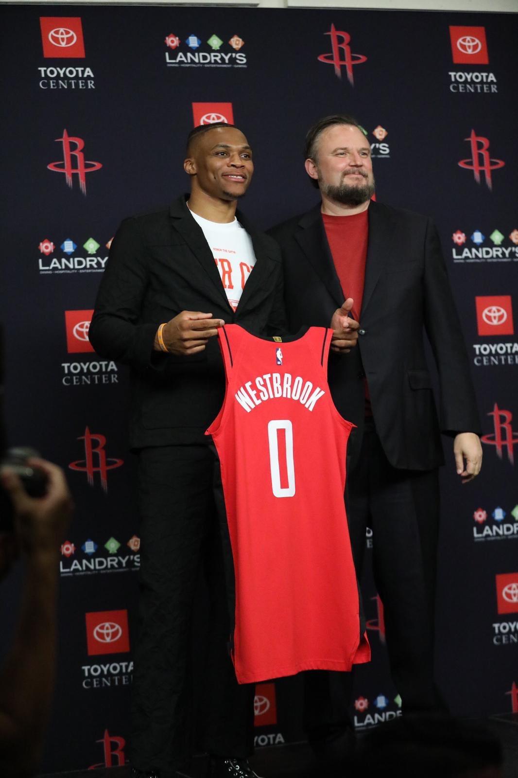 苗原：辽宁铁人18岁高中锋张家鸣获得伯恩利U21的试训邀请