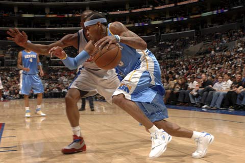 当世第1人！2脚无解世界波，26岁姆巴佩创4纪录，对手主帅崩溃了