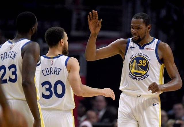 经纪人：那不勒斯今夏也有意博尼，但奥西利奥起了决定性作用