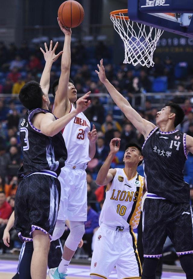 记者：米利唐、赫伊森、阿拉巴、卡瓦哈尔、阿森西奥缺席训练