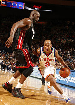 活塞122-117击败步行者，豪取13连胜，追平队史最长连胜纪录。