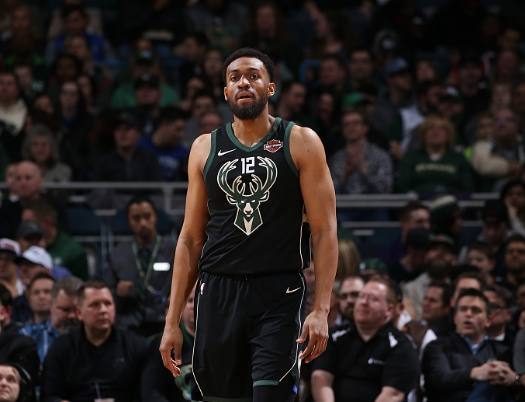 梅西的冠军总数比同期世界上任何俱乐部的冠军总数都要更多！