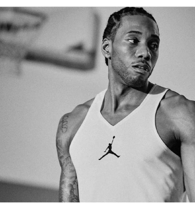 篮球NBA明星球员参加公益活动