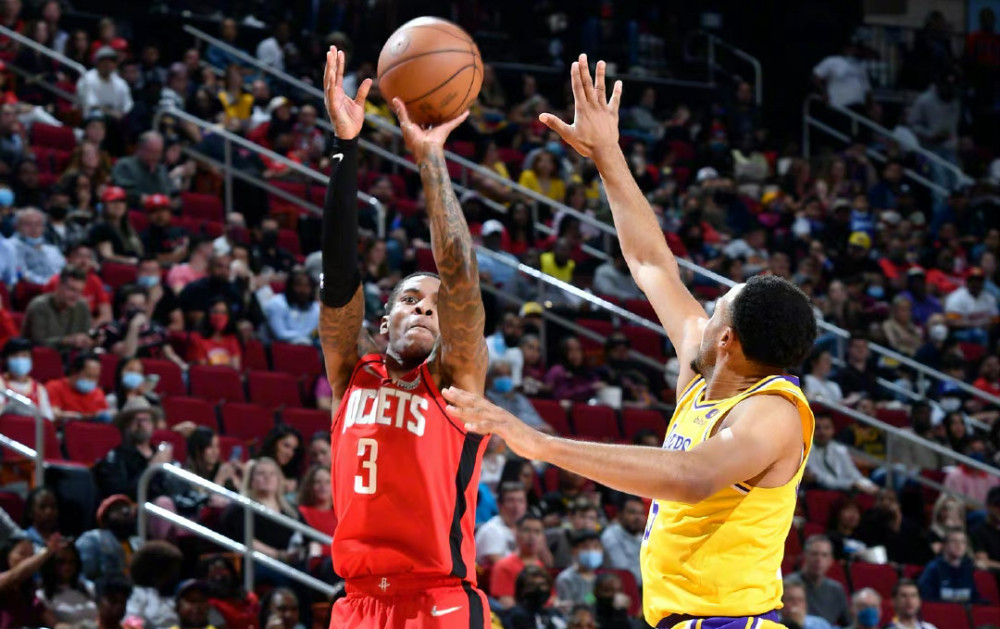 NBA杯半场：希罗&鲍威尔合砍24分，热火暂以57-56魔术